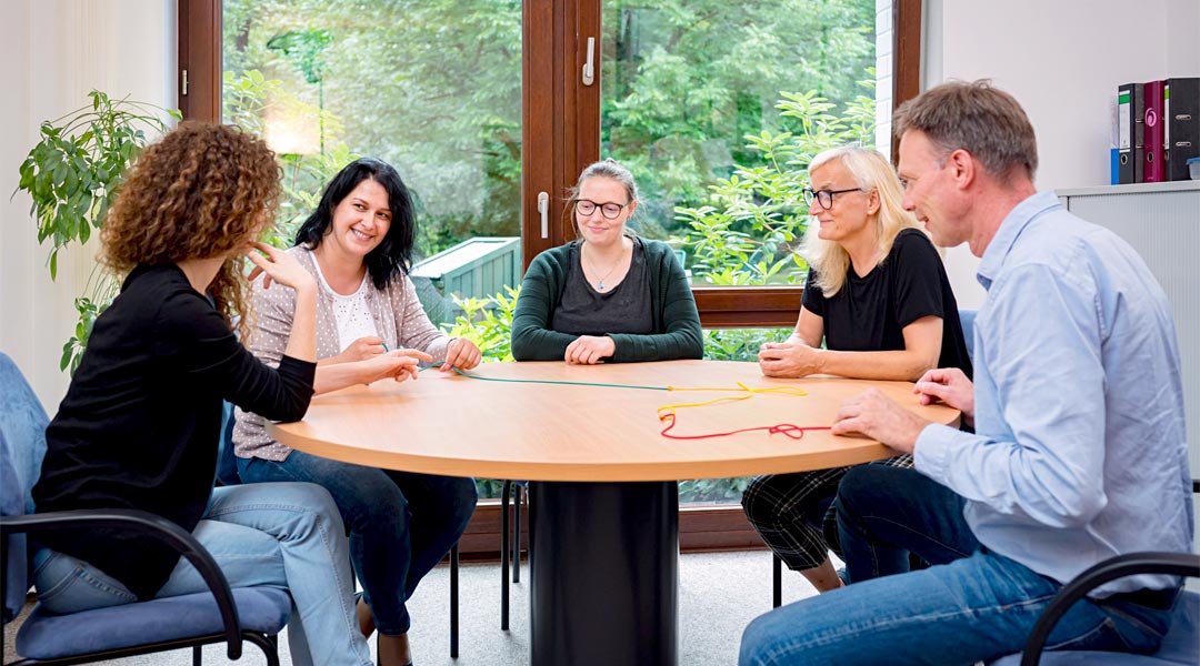 Therapie Psychologie Tisch Sitzrunde